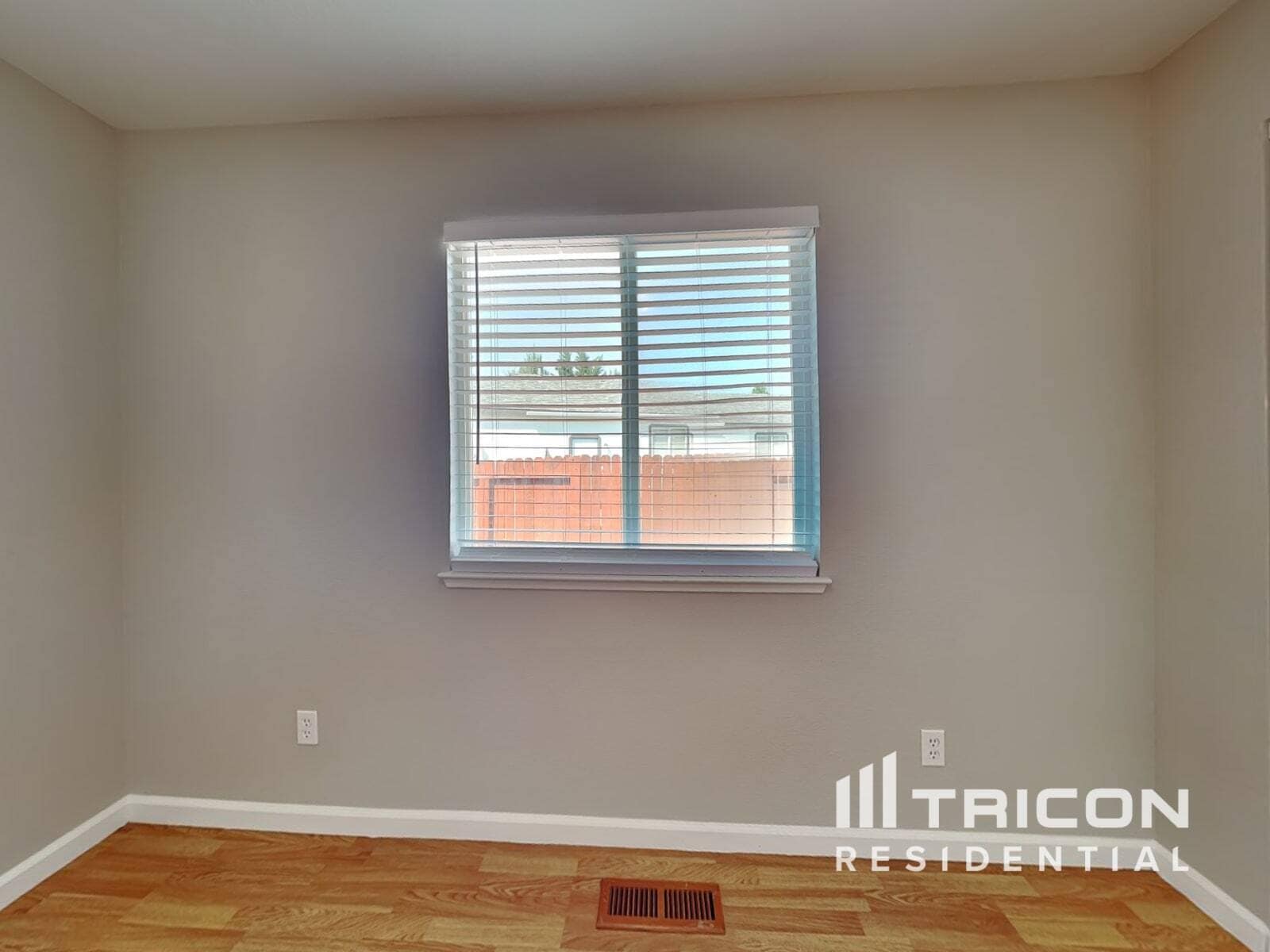 Building Photo - 5907 Poinsettia Ct