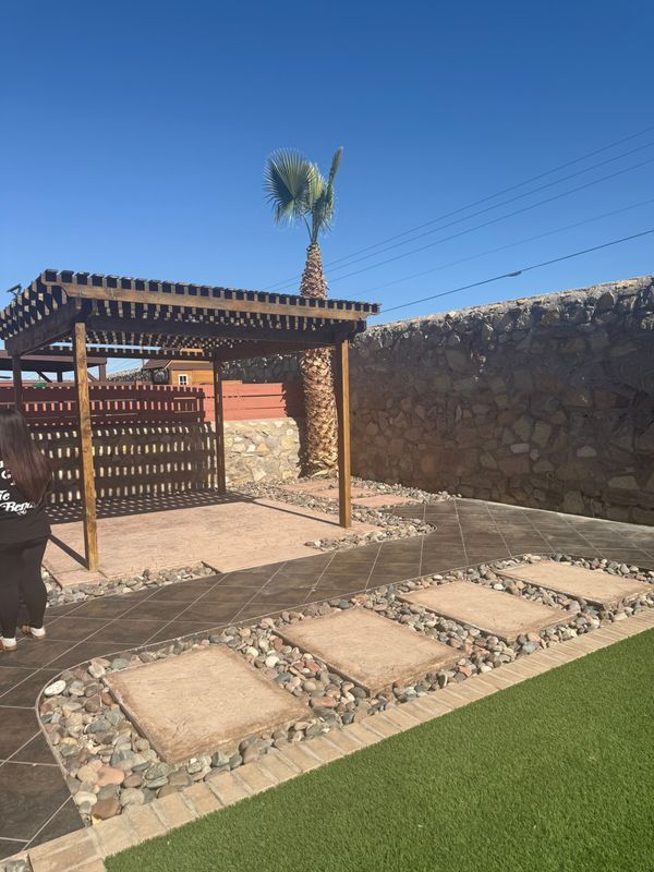 Building Photo - 4644 Beacham St