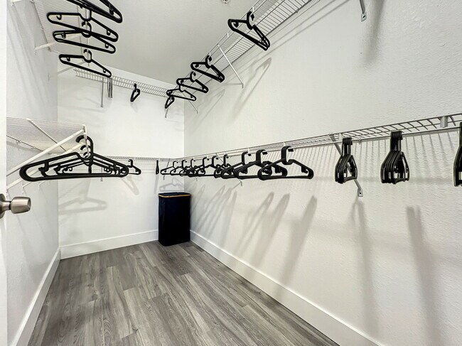 Building Photo - Westpointe Boulevard, Orlando, FL 32835 - 1 BR 1 BA condo