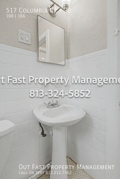 Building Photo - 517 Columbia Dr