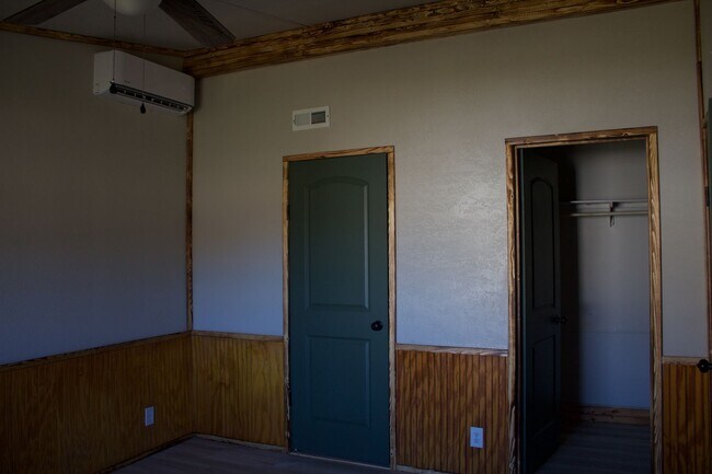 Building Photo - Remodeled 3 bed 2 bath - Cassville