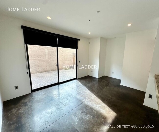 Building Photo - 620 N 4th Ave