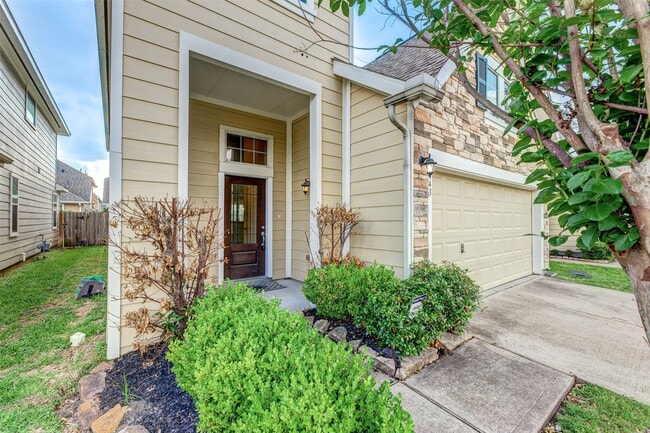 Building Photo - 6443 Wilshire Fern