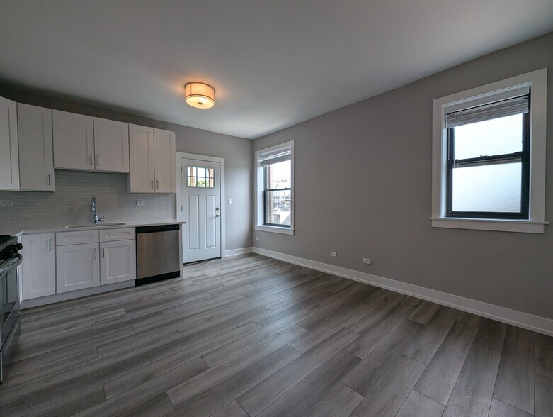 Building Photo - 3902 N Janssen Ave
