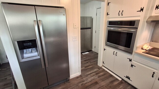 Building Photo - 4705 Joe Davis Dr