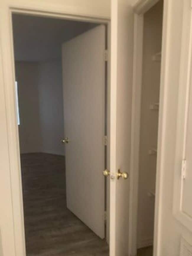 Building Photo - Updated 2 bedroom unit in Colorado Bay!!