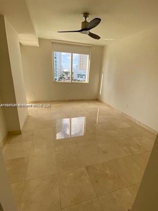 Building Photo - 901 Brickell Key Blvd