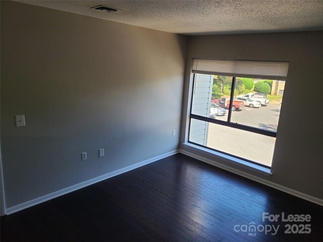 Building Photo - 4811 Spring Lake Dr