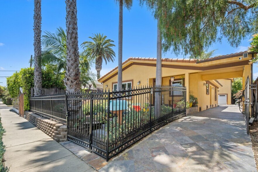 Building Photo - 1659 Ellsmere Ave