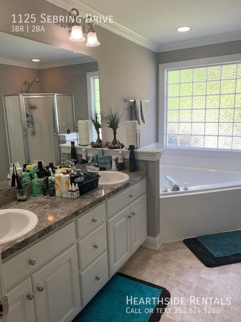 Building Photo - 1125 Sebring Dr