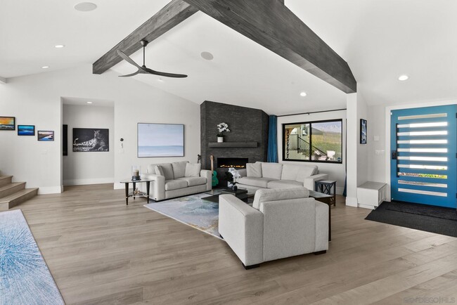 Building Photo - 7982 Roseland Dr