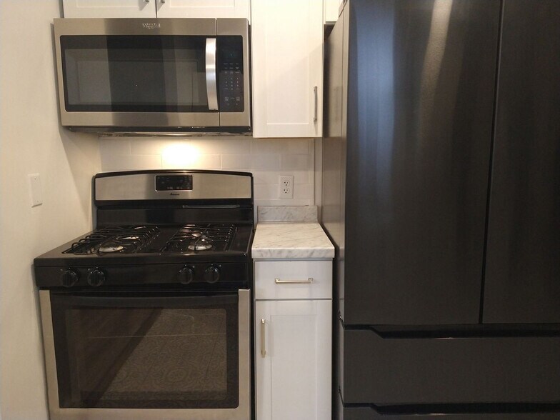 Building Photo - 587 S Ogden Ave