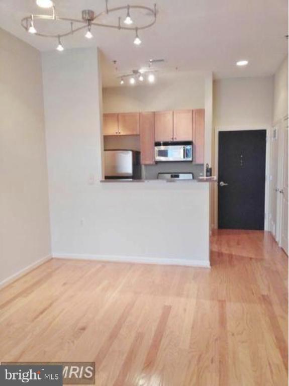 Building Photo - 309 Holland Ln