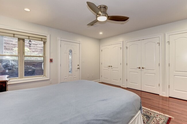 Building Photo - Historic Victorian Charm Meets Modern City Living — 1 BR + Den / 2 BA in Columbia Heights