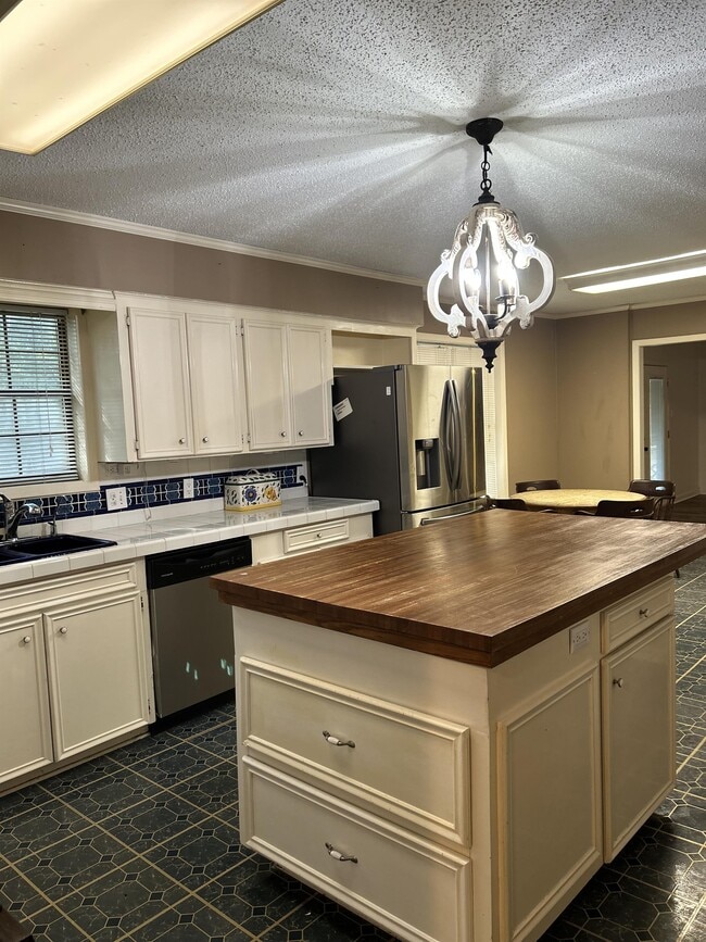 Building Photo - 141 Turtledove Dr