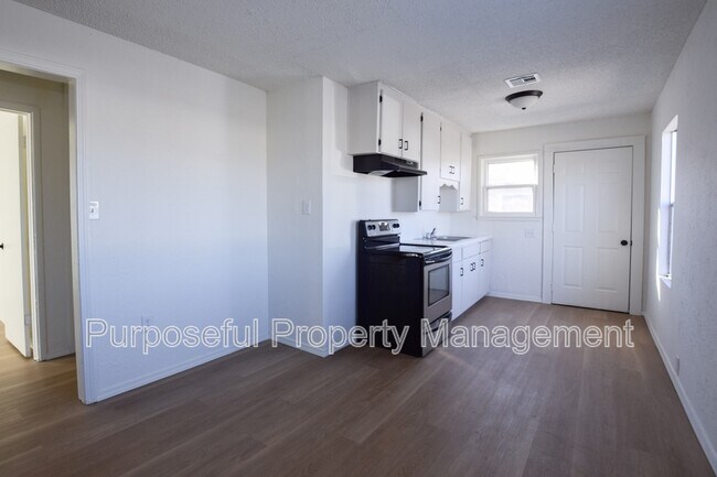 Building Photo - 2924 SW 51st St