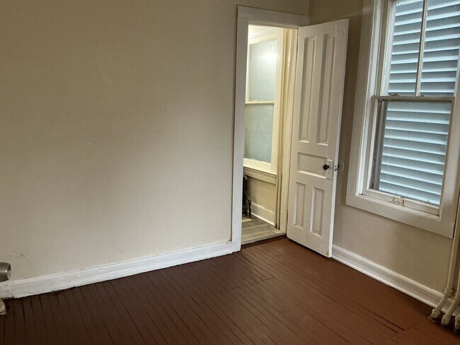 Building Photo - 1120-22 W Hadley St