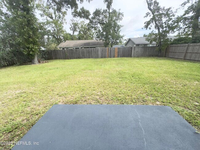 Building Photo - 8475 Seton Ct