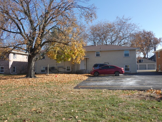 Building Photo - 241 S Small Ave