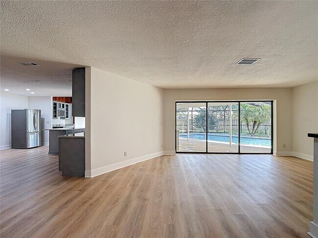 Building Photo - 4072 Belmoor Dr