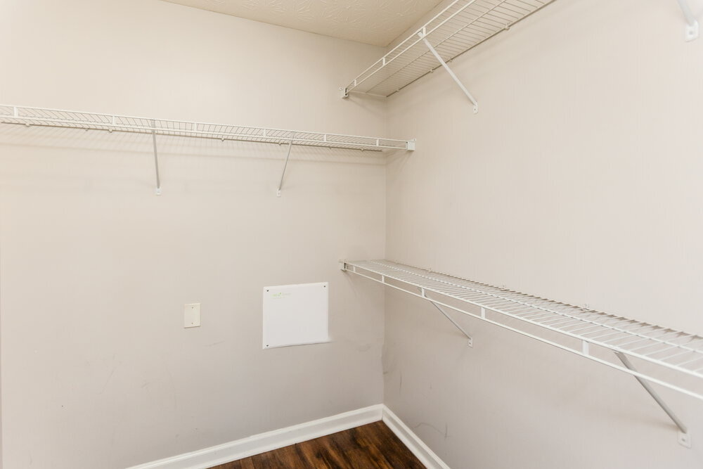 Building Photo - 320 Arrowhead Dr