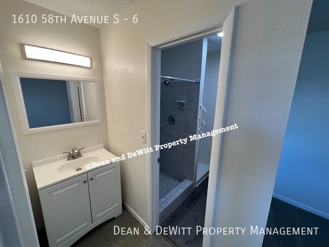 Building Photo - 1610 58th Ave S