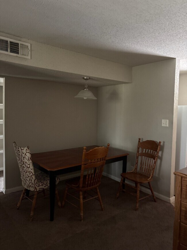 Building Photo - 7201 Hallshire Dr