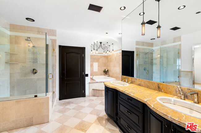 Building Photo - 2063 Wattles Dr
