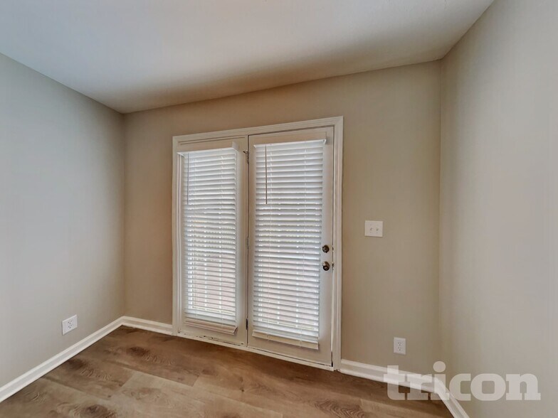 Building Photo - 1908 Sherman Court