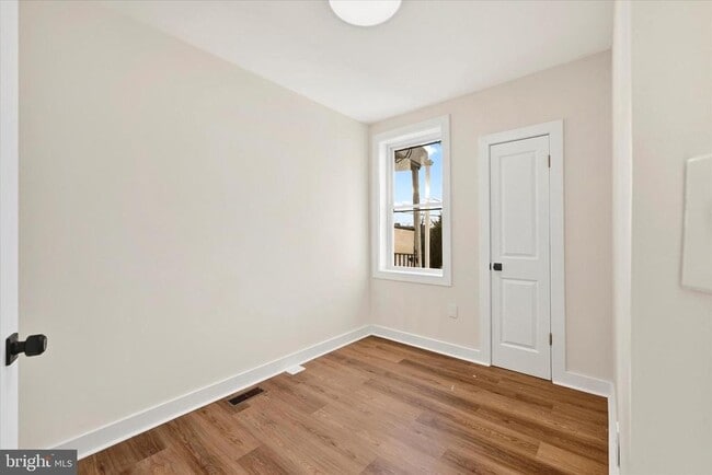 Building Photo - 33 S Morley St