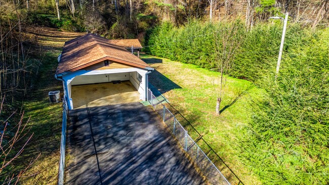 Building Photo - Newly Remodeled Home near Harris Regional ...