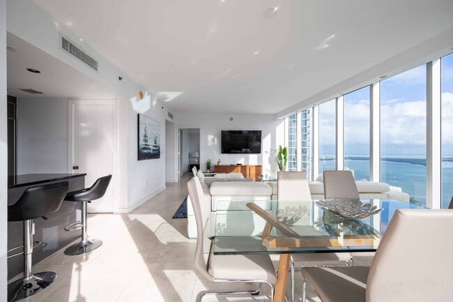 Building Photo - 485 Brickell Ave