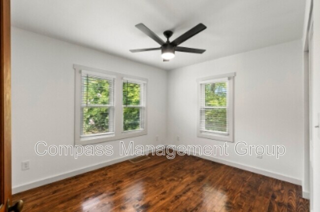 Building Photo - 3201 Davenport Rd