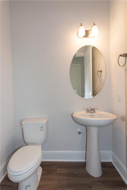 Building Photo - 3300 Scenic Valley Dr