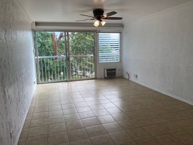 Building Photo - Makaha Surfside Studio
