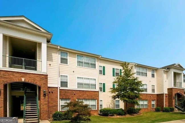 Building Photo - 91 Somerset Club Dr SE