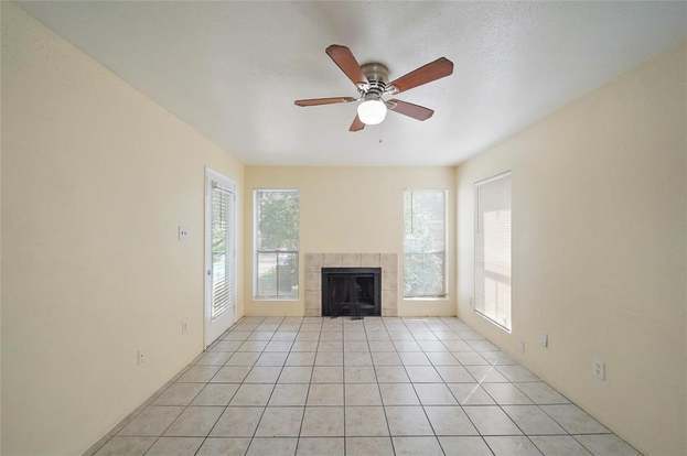Building Photo - 3900 Woodchase Dr