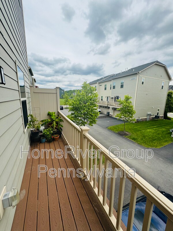 Building Photo - 426 Fairmont Dr