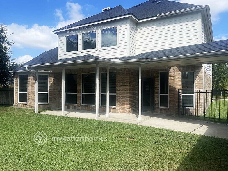Building Photo - 16002 Maple Shores Dr