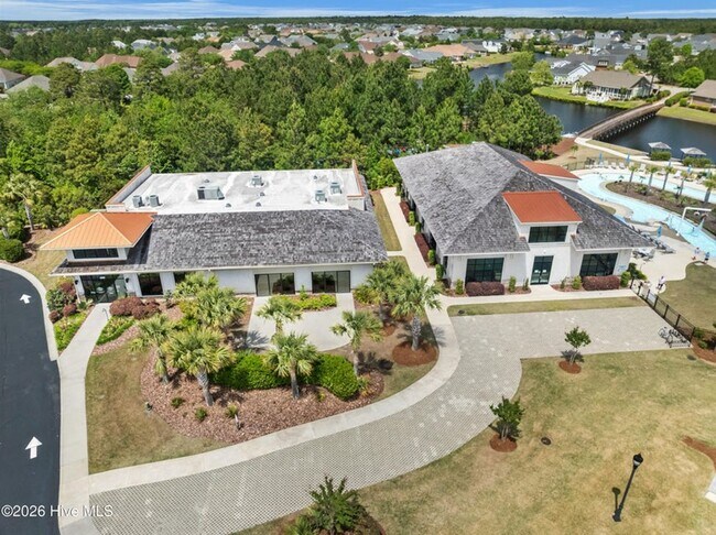 Building Photo - Beautiful 4 bedroom 3 bath home in Compass Pointe