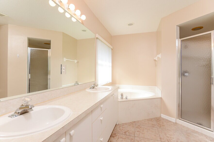 Building Photo - 4638 Breezy Pines Blvd