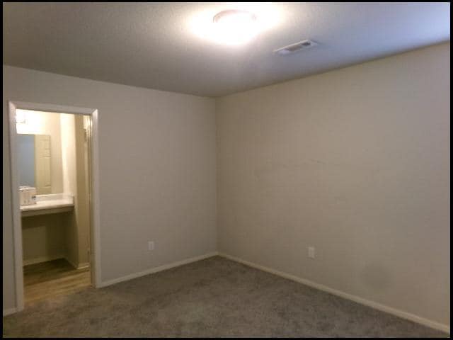 Building Photo - 10 Wisteria Dr