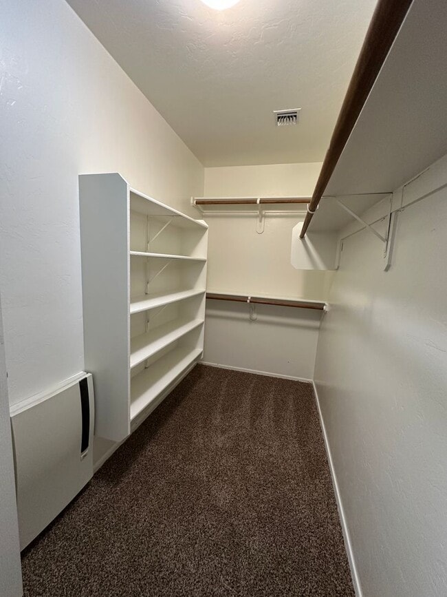 Building Photo - Beautiful 3 Bed 2 Bath House!!