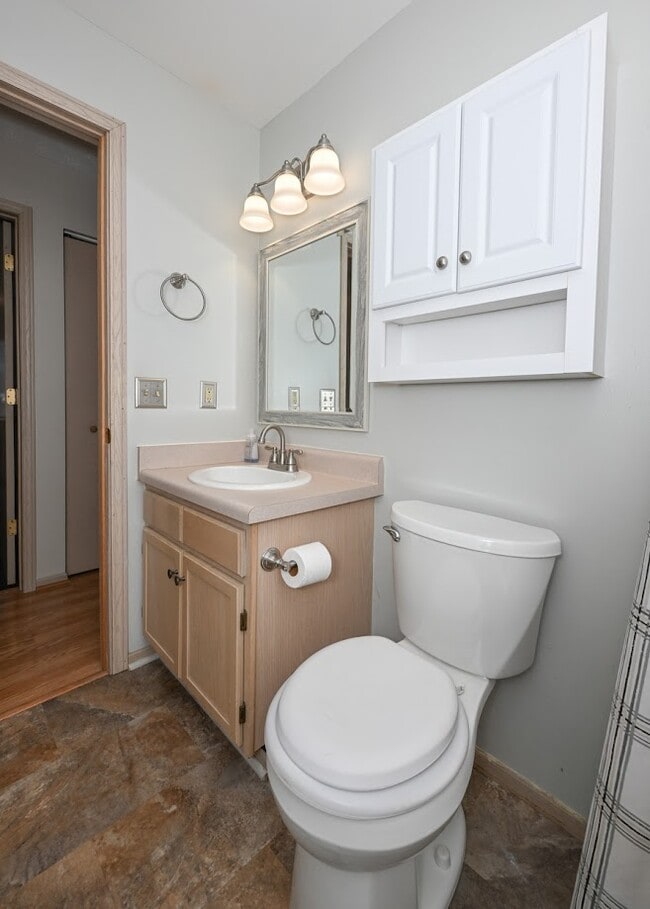 Bedroom 2 (View 2) - 1460 Buckingham Gate Blvd