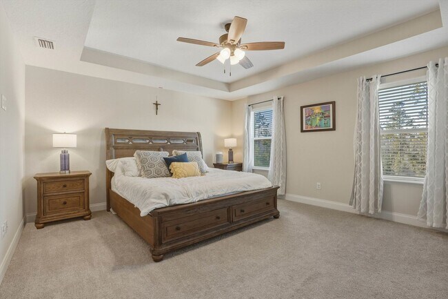 Building Photo - Beautiful Home