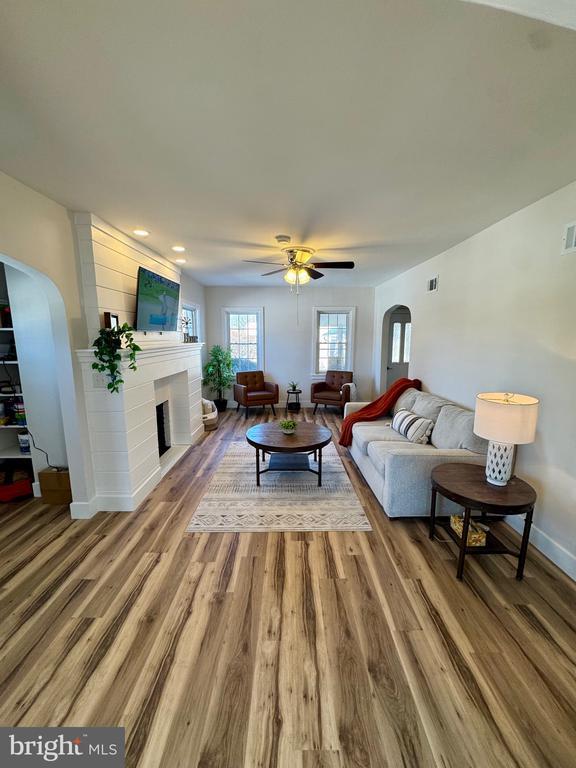 Building Photo - 927 Hamilton St