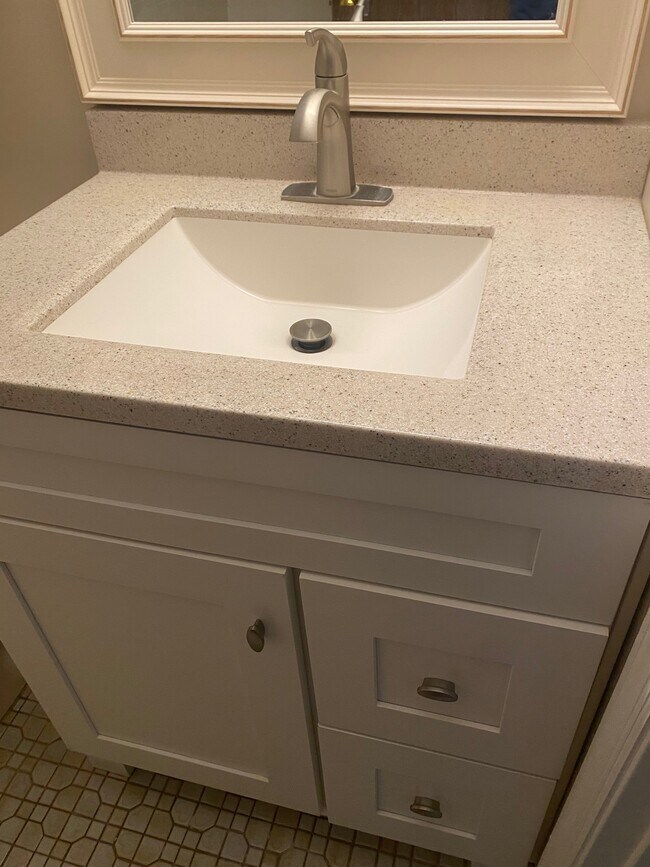 Building Photo - 6 Sequoia Ct