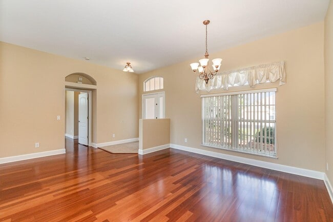 Building Photo - 611 Oceanside Blvd