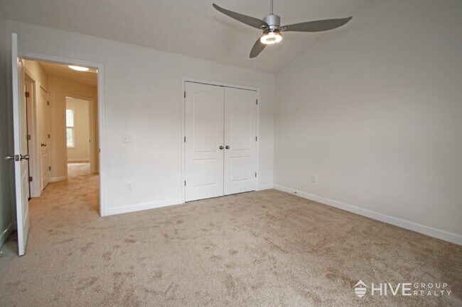 Building Photo - Modern 3BR Townhouse with Private Backyard – Ready to Rent!