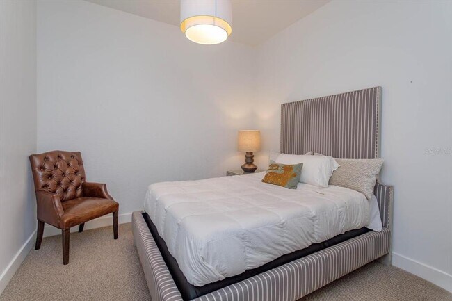 Building Photo - 150 E Robinson St